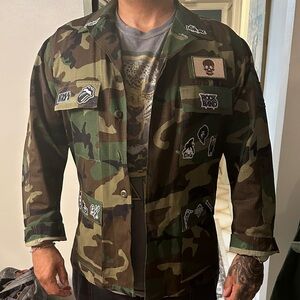 Men's Camouflage Military Jacket with Patches